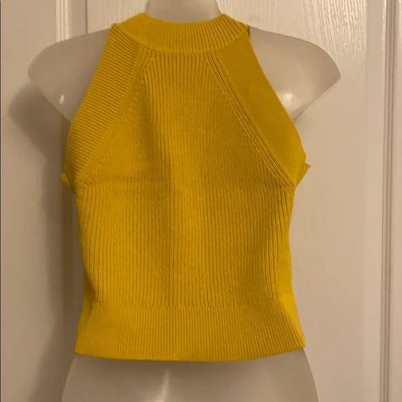 Wilfred Sleeveless Yarn Crop - Picture 2 of 4
